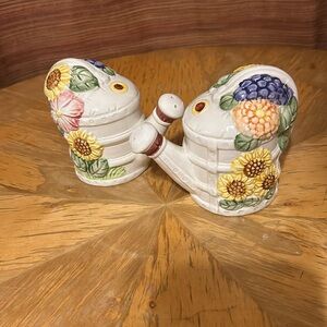 Vintage Floral Design Watering Can Ceramic Salt & Pepper Shaker Set.
